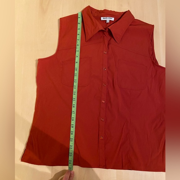 MARIE CLAIRE X-large sleeveless button up. Outdoors and hiking style. - Picture 8 of 11